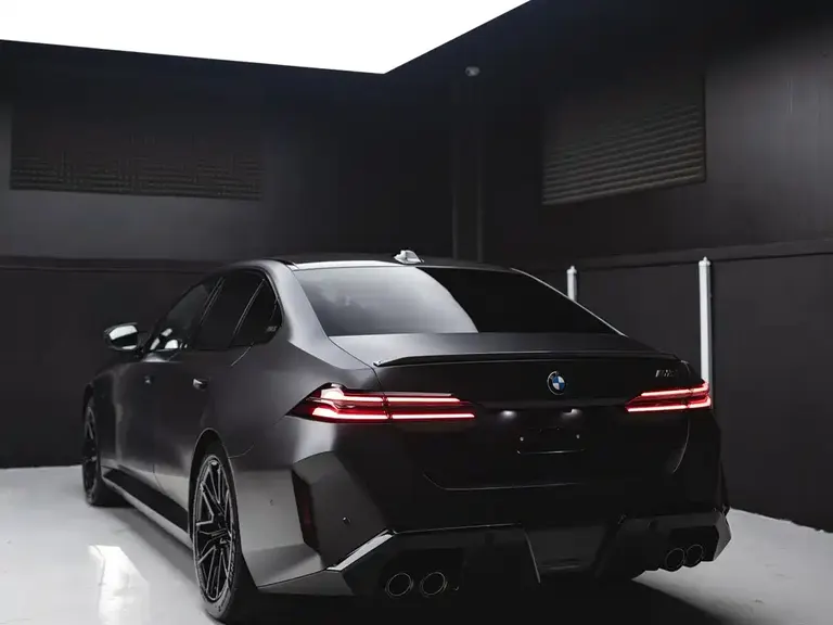 BMW M5 NEV