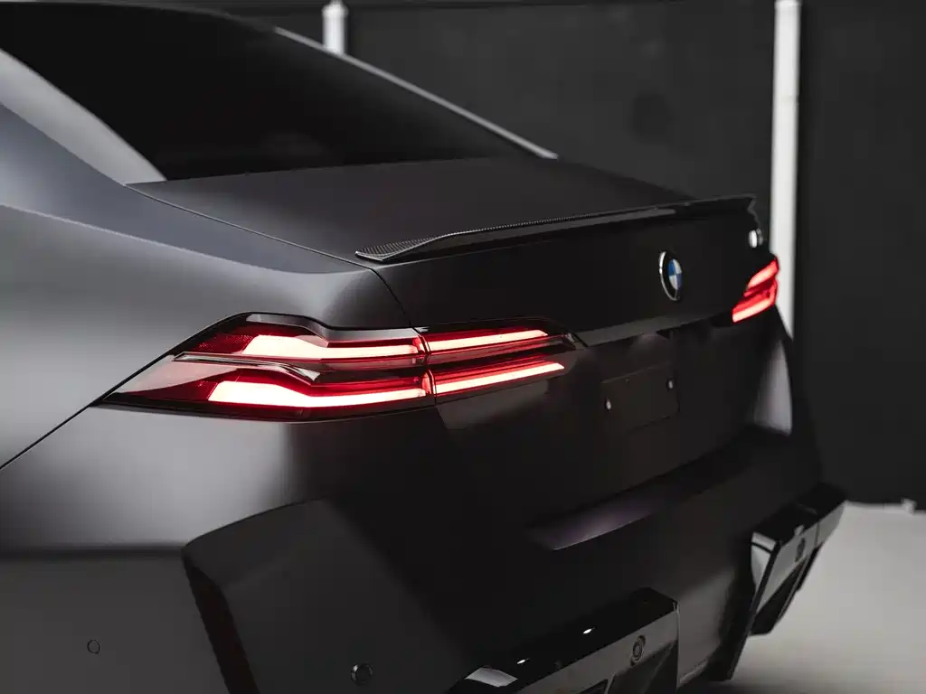 BMW M5 NEV