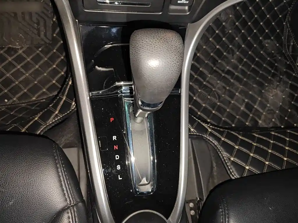 Crider 1.8 L CVT Comfort