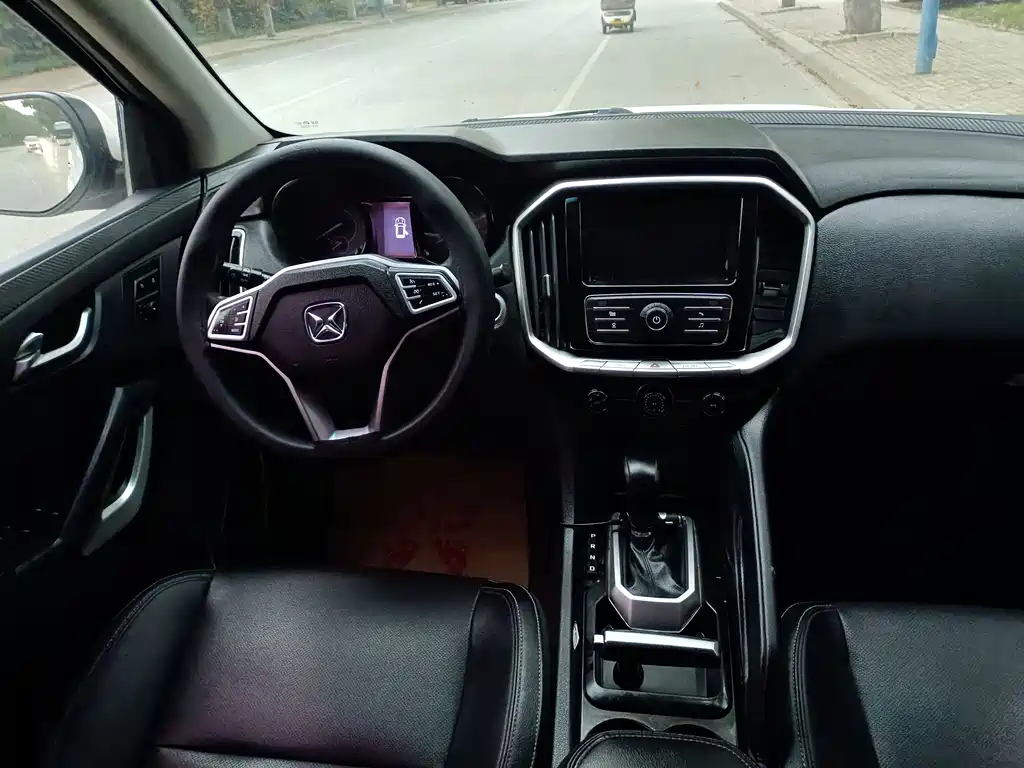 Yusheng S350 2.0 T Auto 4 WD Gasoline Luxury 5-seat