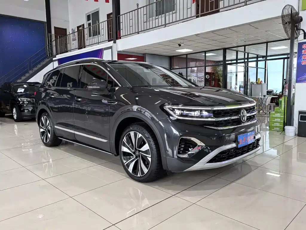 Talagon 380 TSI 4 WD Flagship Victory Realm 6-seat