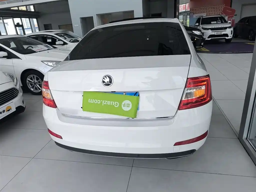 Octavia TSI280 DSG Smart Travel