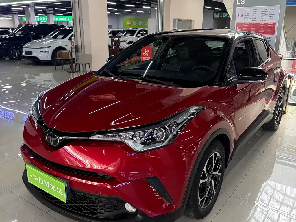 Toyota C-HR 2.0 L Leading