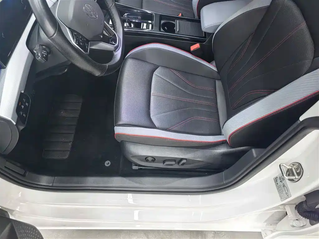Lamando Lamando L 280 TSI DSG Spicy Cool