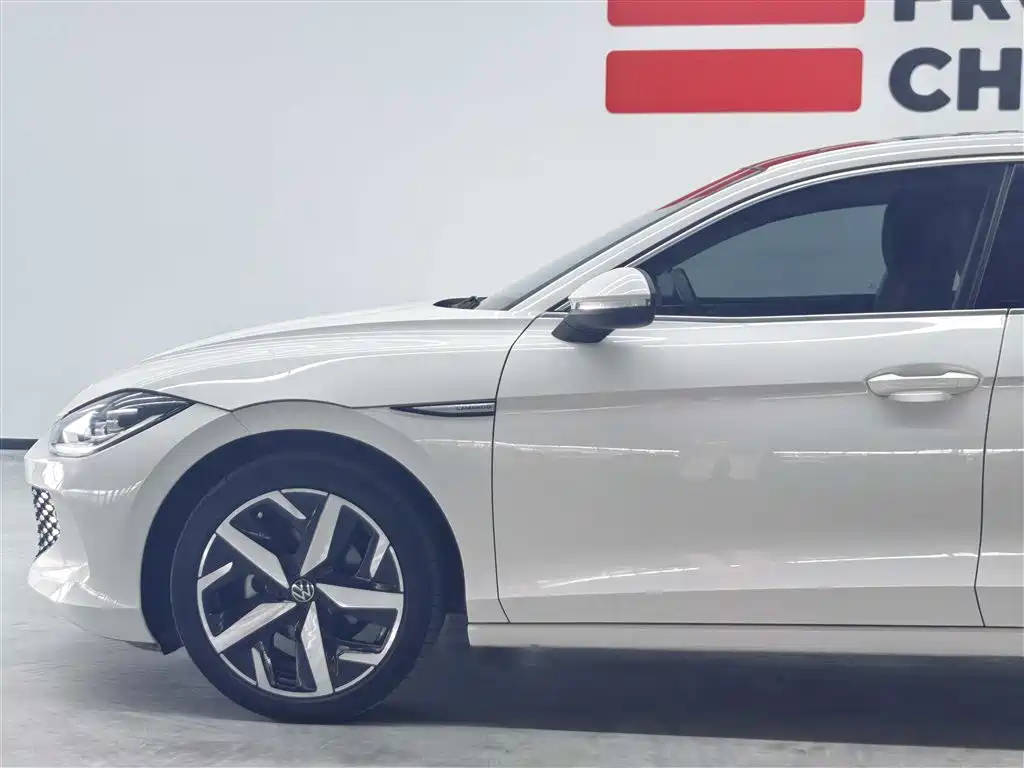 Lamando Lamando L 280 TSI DSG Spicy Cool