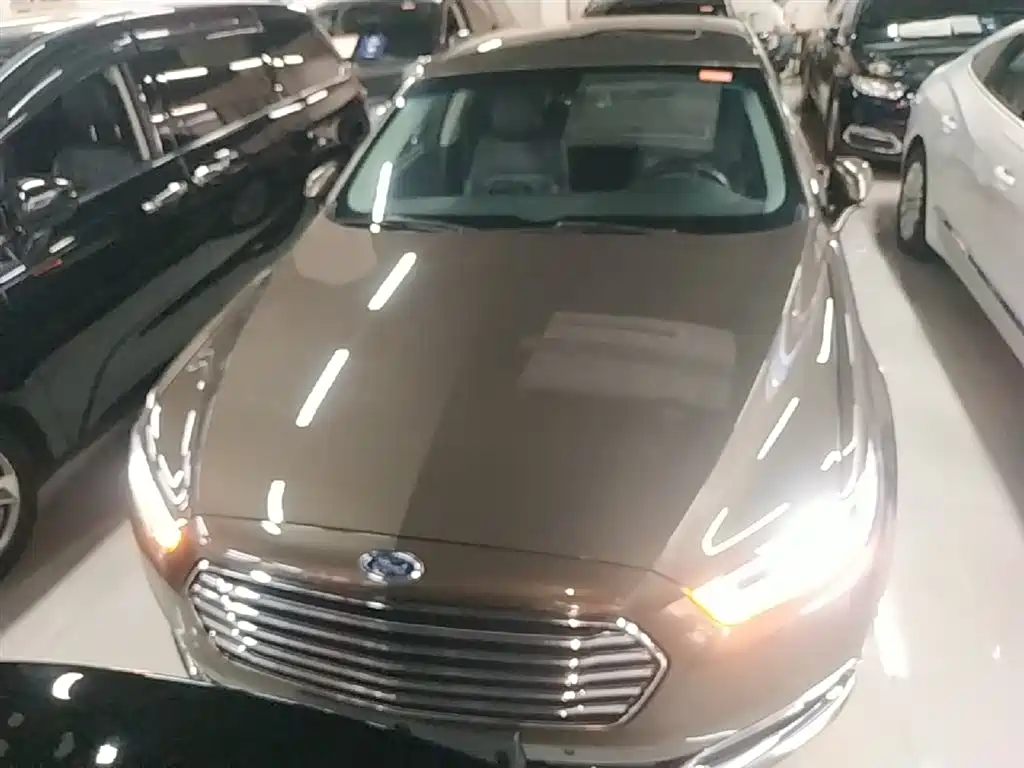 Taurus EcoBoost 245 Luxury