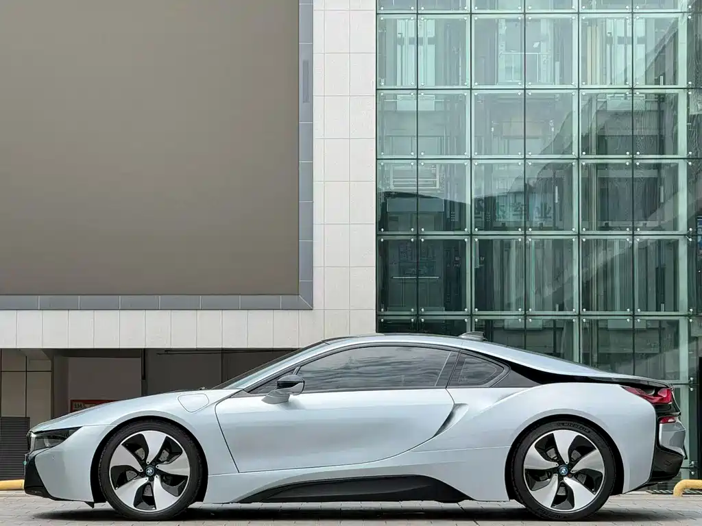 BMW i8 Standard