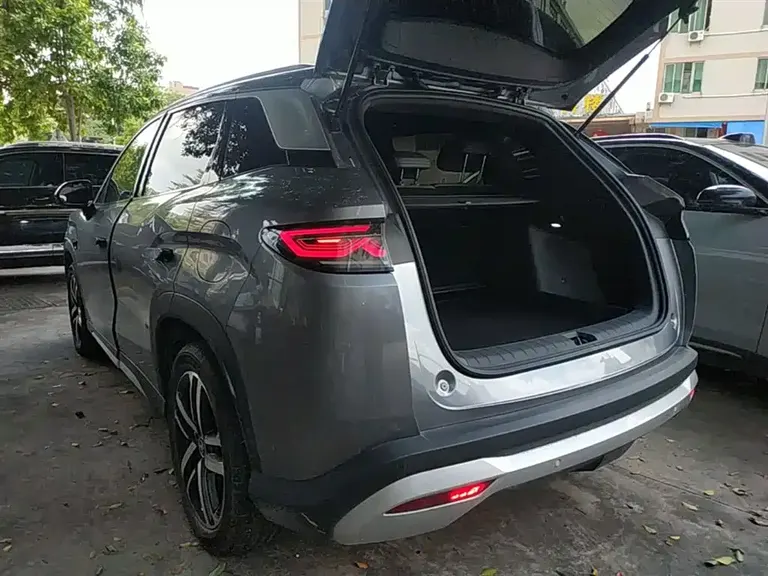 BYD Song L DM-i Smart Drive 112 km Leading