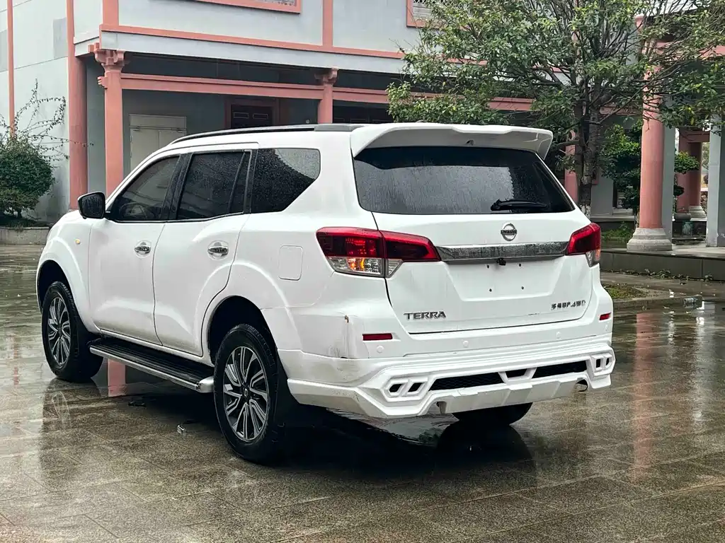 Terra 2.5 L Auto 4 WD Luxury