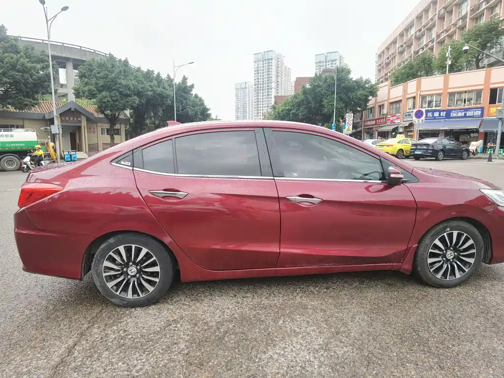 Crider 1.8 L Auto Comfort