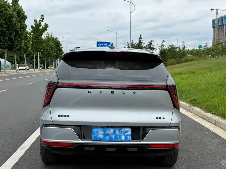 Geely Boyue L 4 th Gen 1.5 TD DCT Splendid