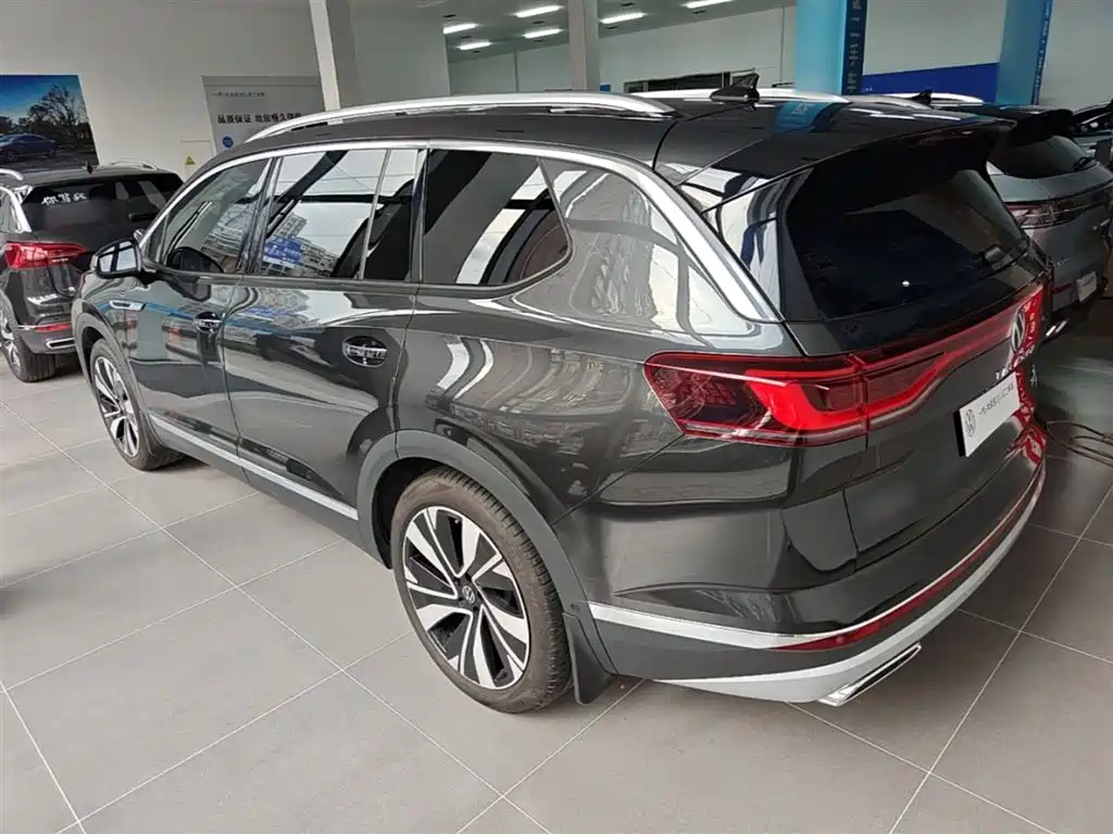 Talagon 380 TSI 4 WD Luxury Premium Realm Pro 6-seat