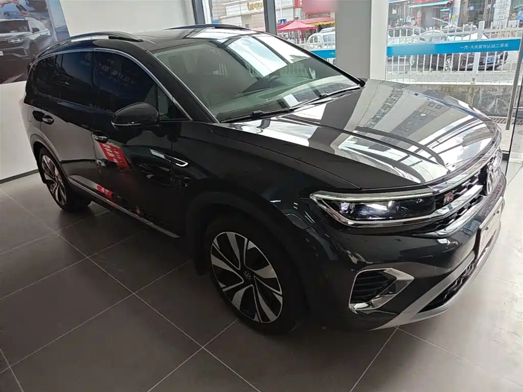 Talagon 380 TSI 4 WD Luxury Premium Realm Pro 6-seat
