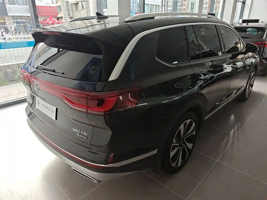 Talagon 380 TSI 4 WD Luxury Premium Realm Pro 6-seat
