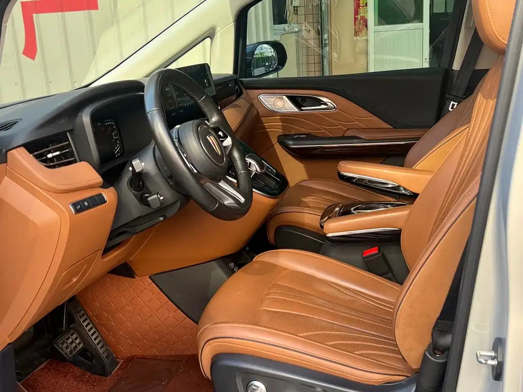 Hongqi HQ9 2.0 T Connected Flagship