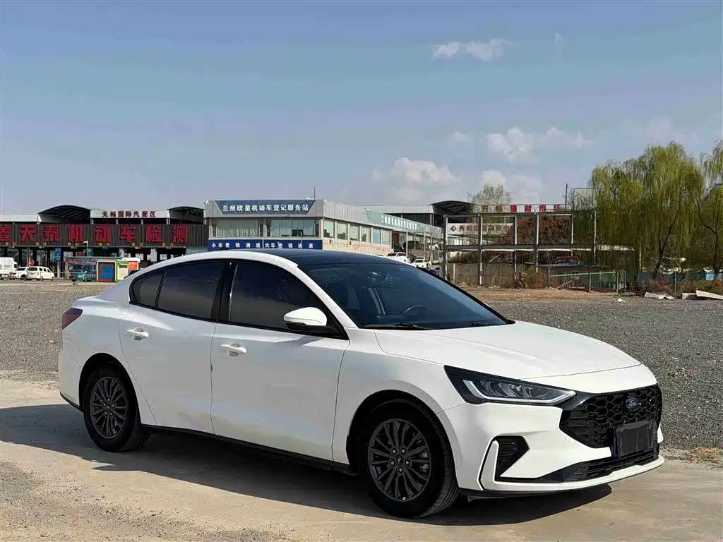 Focus Sedan EcoBoost 180 Auto Racing