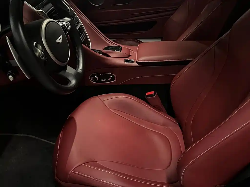 Aston Martin DB11 4.0 T V8 Coupe
