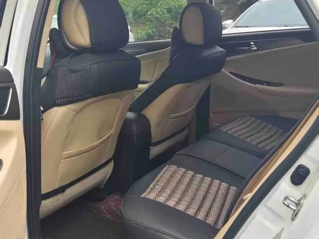 Eado 1.6 L Auto Style