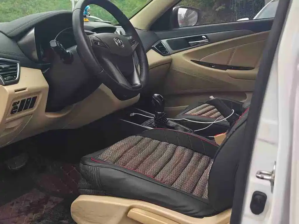 Eado 1.6 L Auto Style