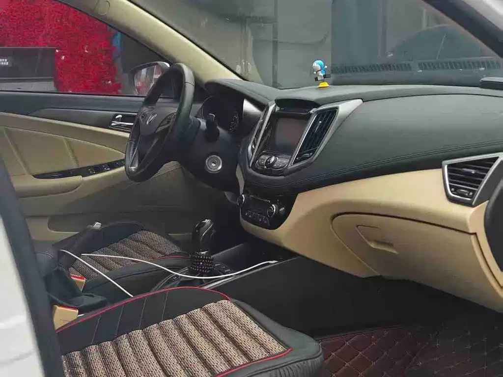 Eado 1.6 L Auto Style