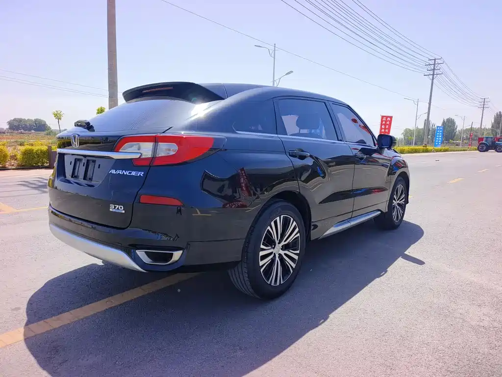 Avancier 370 TURBO 2 WD Luxury