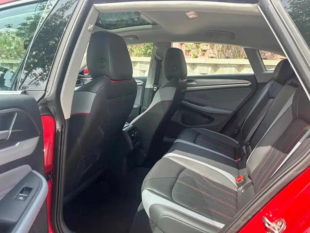 Lamando Lamando L 280 TSI DSG Spicy Cool