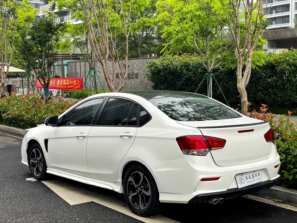 V5 Lingzhi V5菱致 2017款 1.5 L 手动新动型