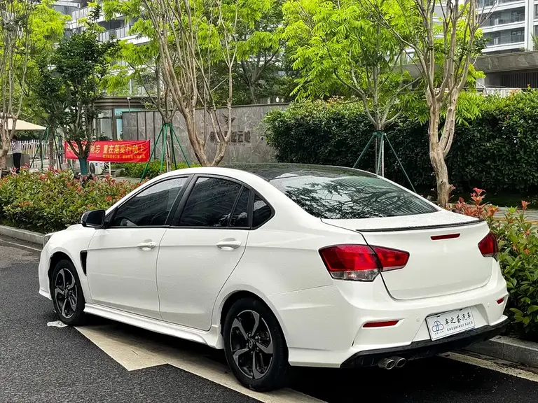 Soueast V5 Lingzhi V5菱致 2017款 1.5 L 手动新动型