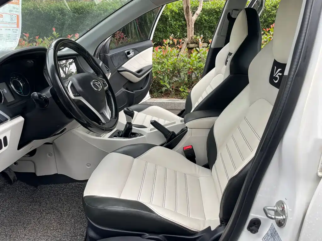 V5 Lingzhi V5菱致 2017款 1.5 L 手动新动型