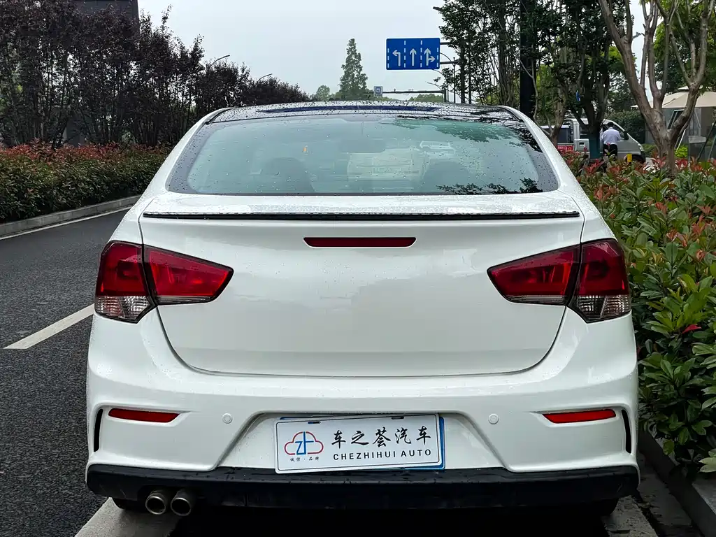 V5 Lingzhi V5菱致 2017款 1.5 L 手动新动型