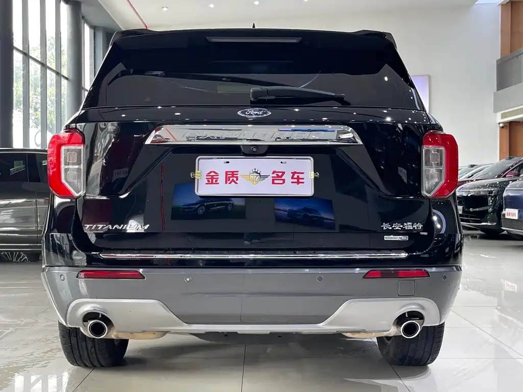 Explorer EcoBoost 285 4 WD Titanium 6-seat
