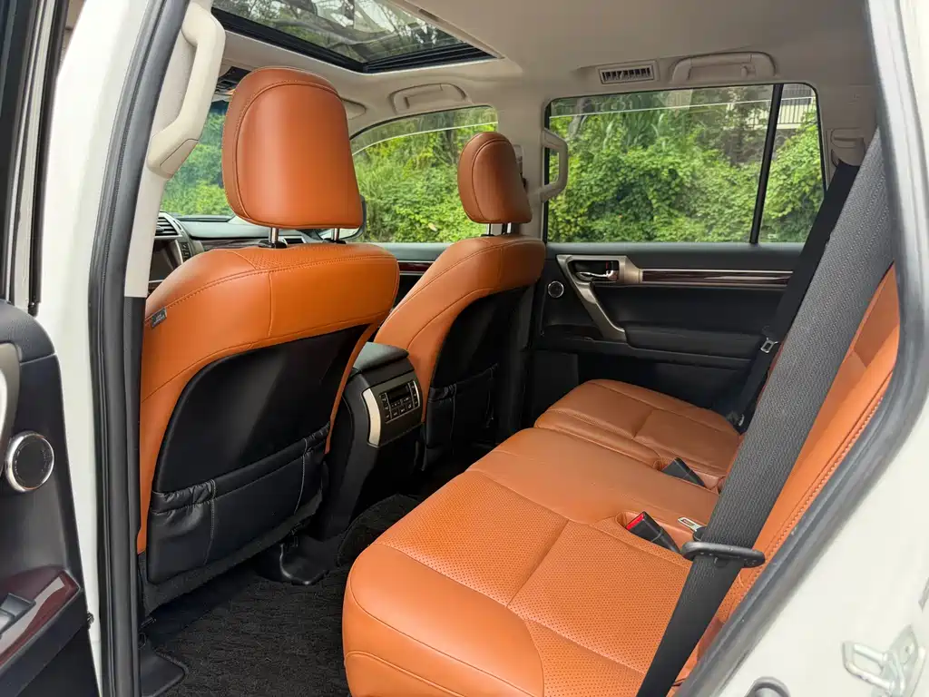 Lexus GX 400 Distinguished