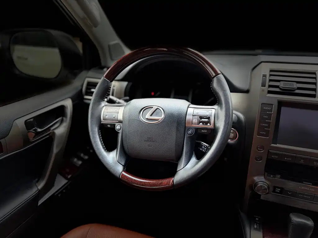 Lexus GX 400 Distinguished