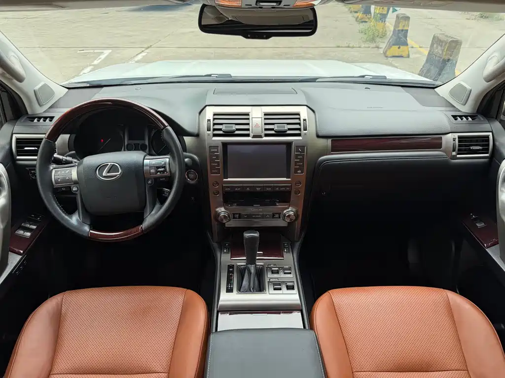 Lexus GX 400 Distinguished