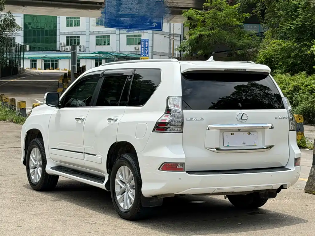 Lexus GX 400 Distinguished