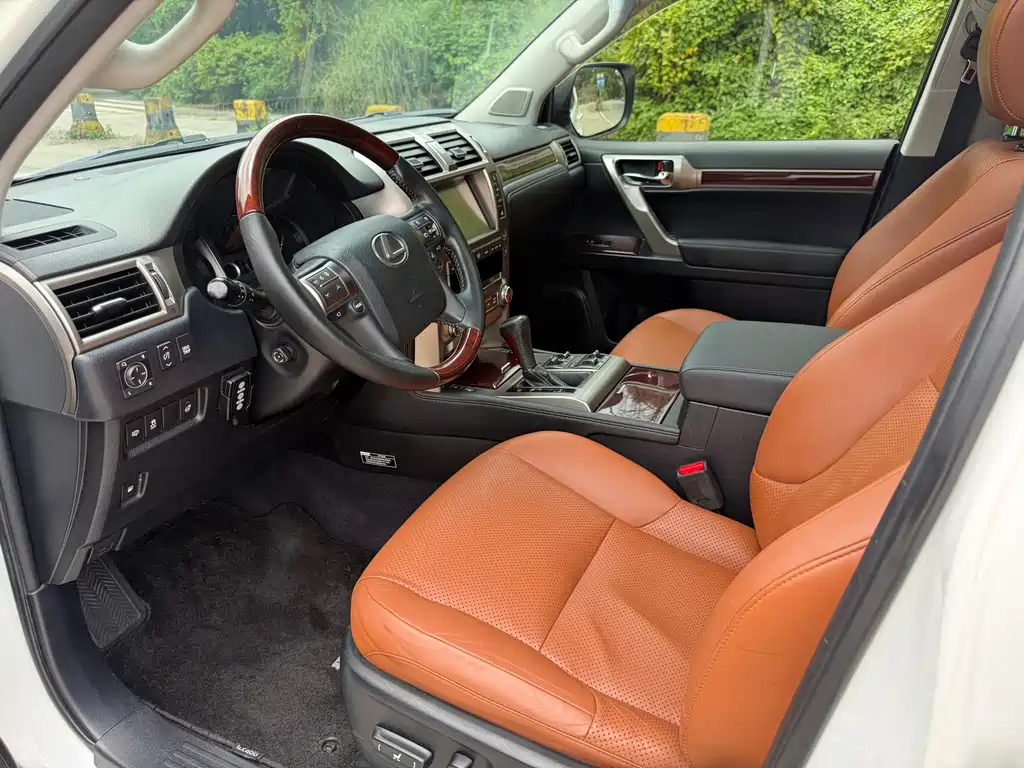 Lexus GX 400 Distinguished