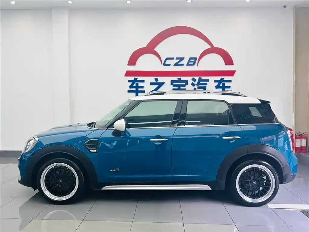 MINI COUNTRYMAN 1.5 T COOPER ALL4 Classic