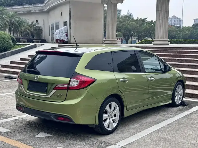 Honda Jade 杰德 2014款 1.8 L CVT豪华版 5座