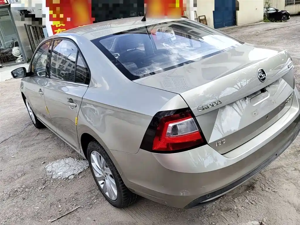 Rapid 1.6 L Auto Comfort