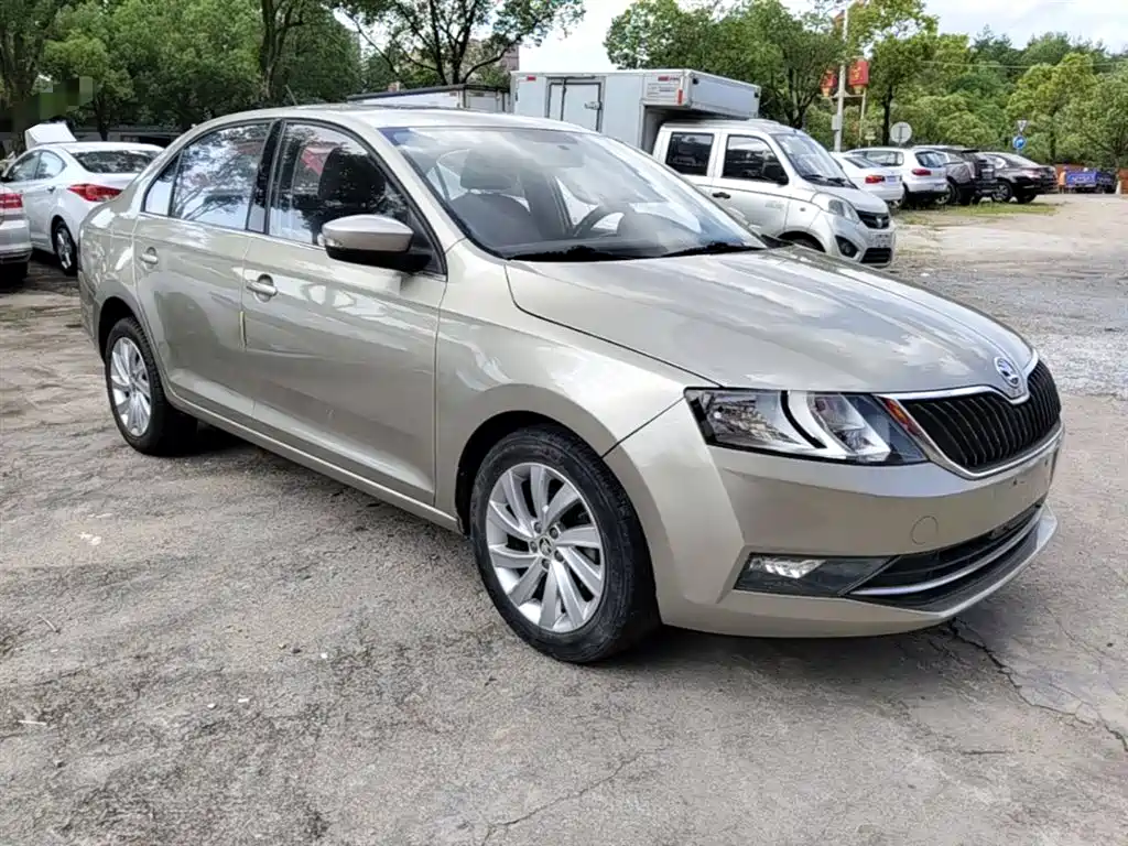 Rapid 1.6 L Auto Comfort