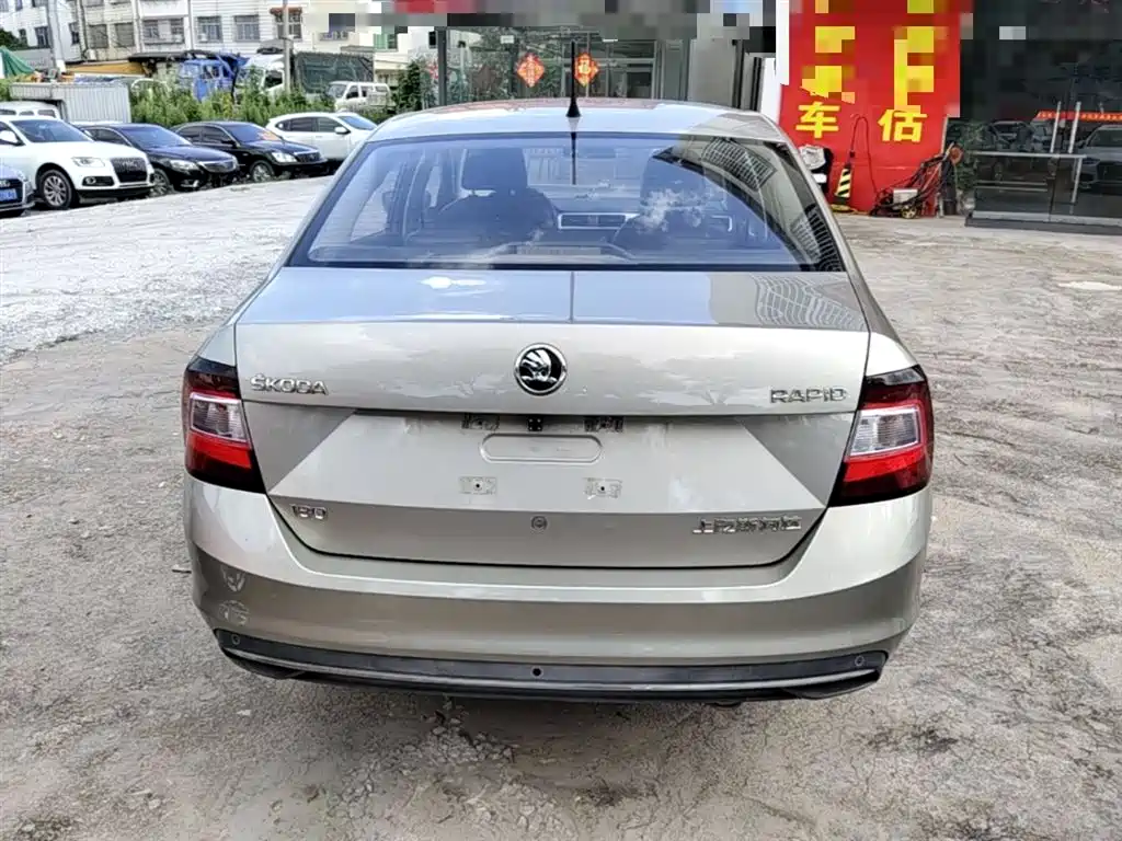 Rapid 1.6 L Auto Comfort