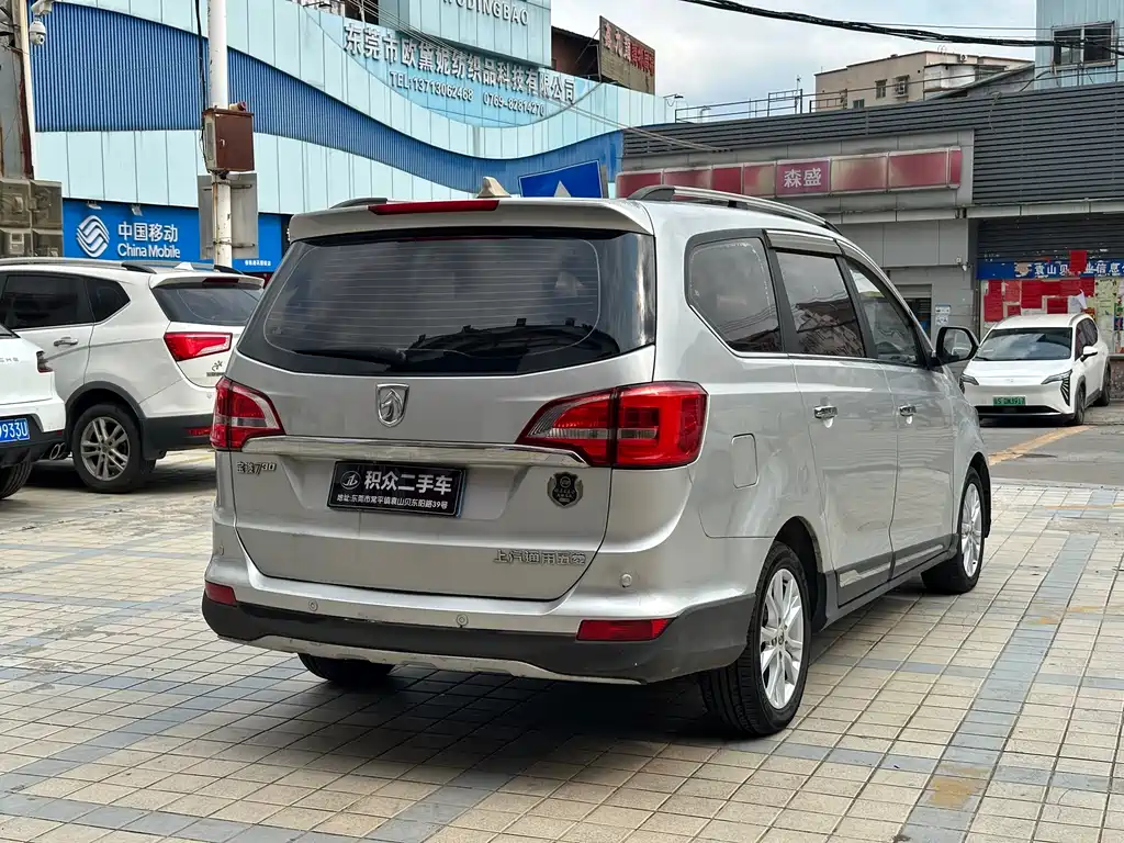 Baojun 730 1.5 L Manual Comfort 7-seat CN-V