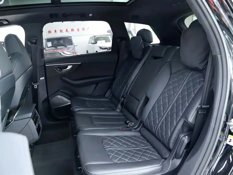 Audi SQ7 4.0 TFSI Dark Night Knight