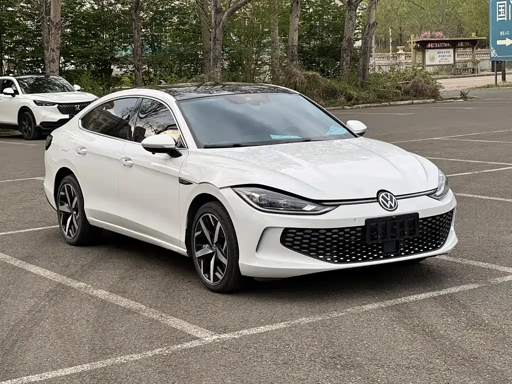 Lamando Lamando L 280 TSI DSG Spicy Cool