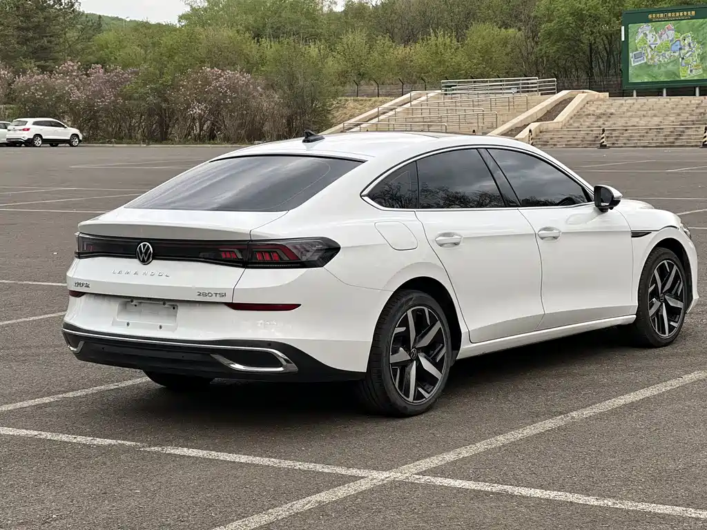 Lamando Lamando L 280 TSI DSG Spicy Cool