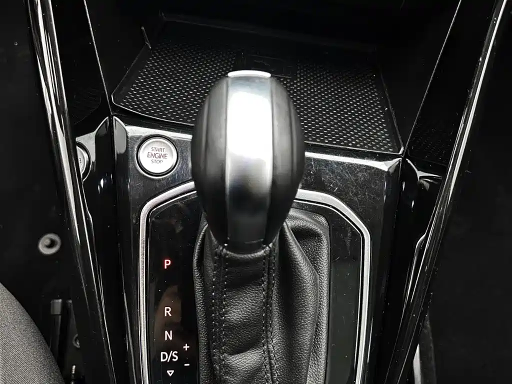 Jetta VS7 Black Sharp 1.4 T Auto Joy Pro