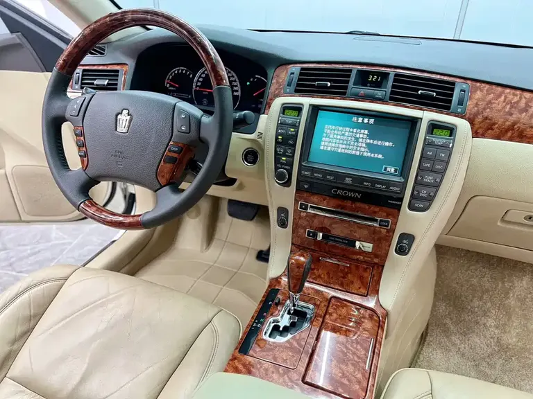 Toyota Crown 3.0 L Royal