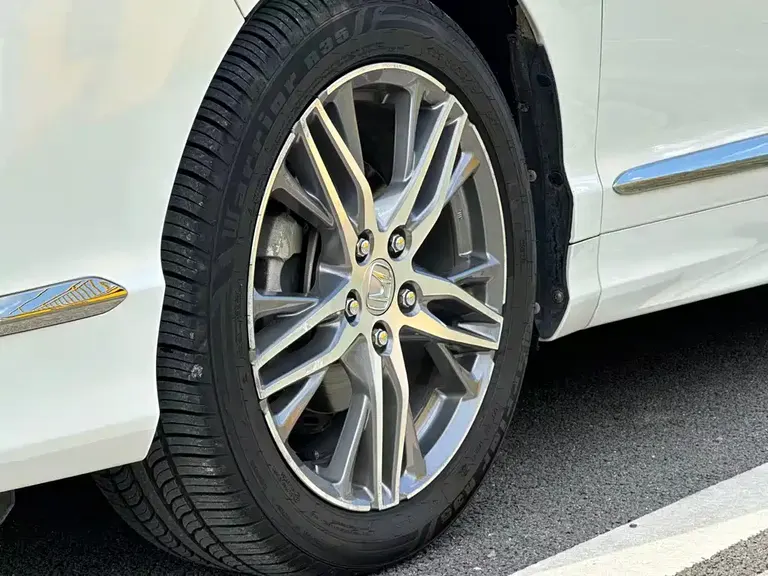 Honda Elysion 2.0 L Hybrid Luxury