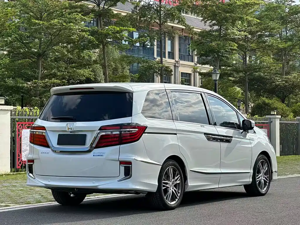 Elysion 2.0 L Hybrid Luxury