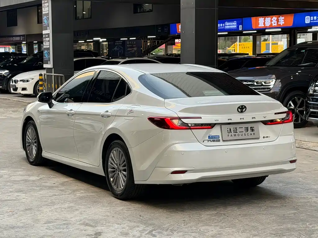 Camry Dual Engine 2.0 HE Elite